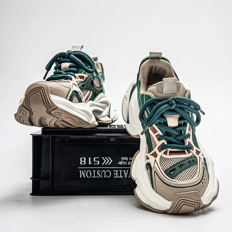 Fashion Comfortable Sneakers with Safe Interior and Non-slip Sole