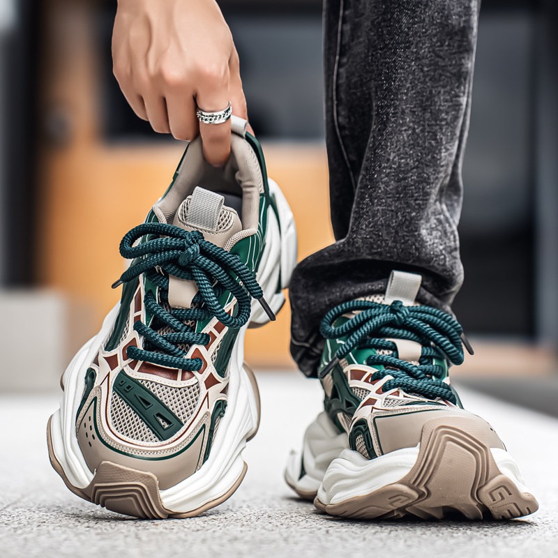 Fashion Comfortable Sneakers with Safe Interior and Non-slip Sole