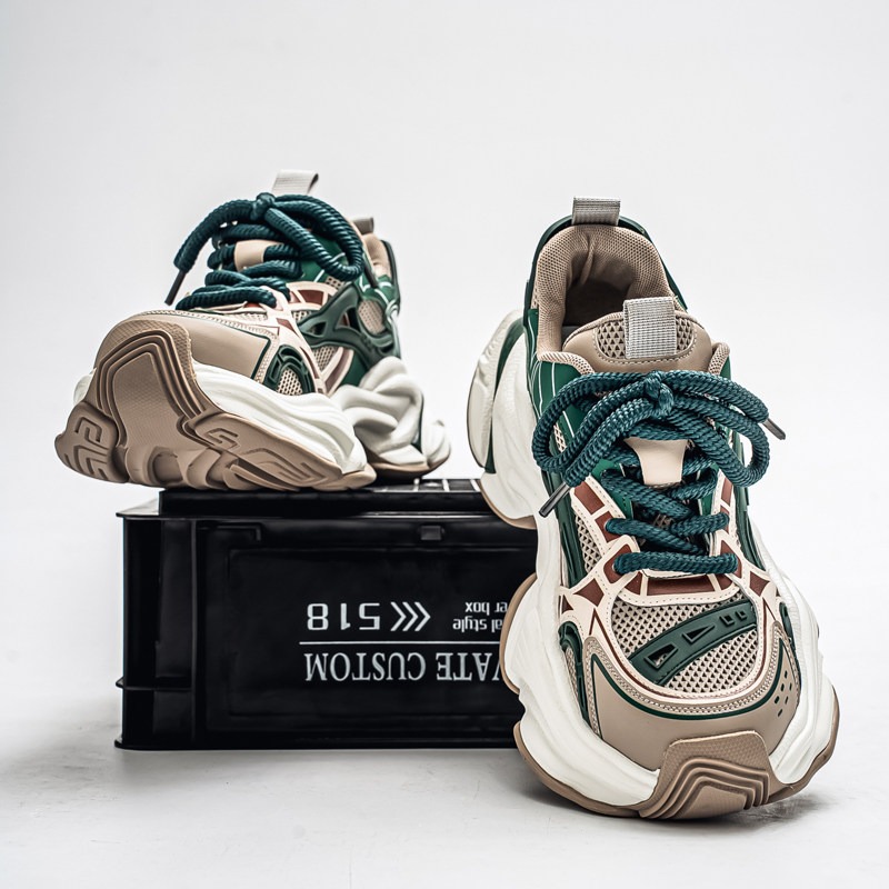 Fashion Comfortable Sneakers with Safe Interior and Non-slip Sole