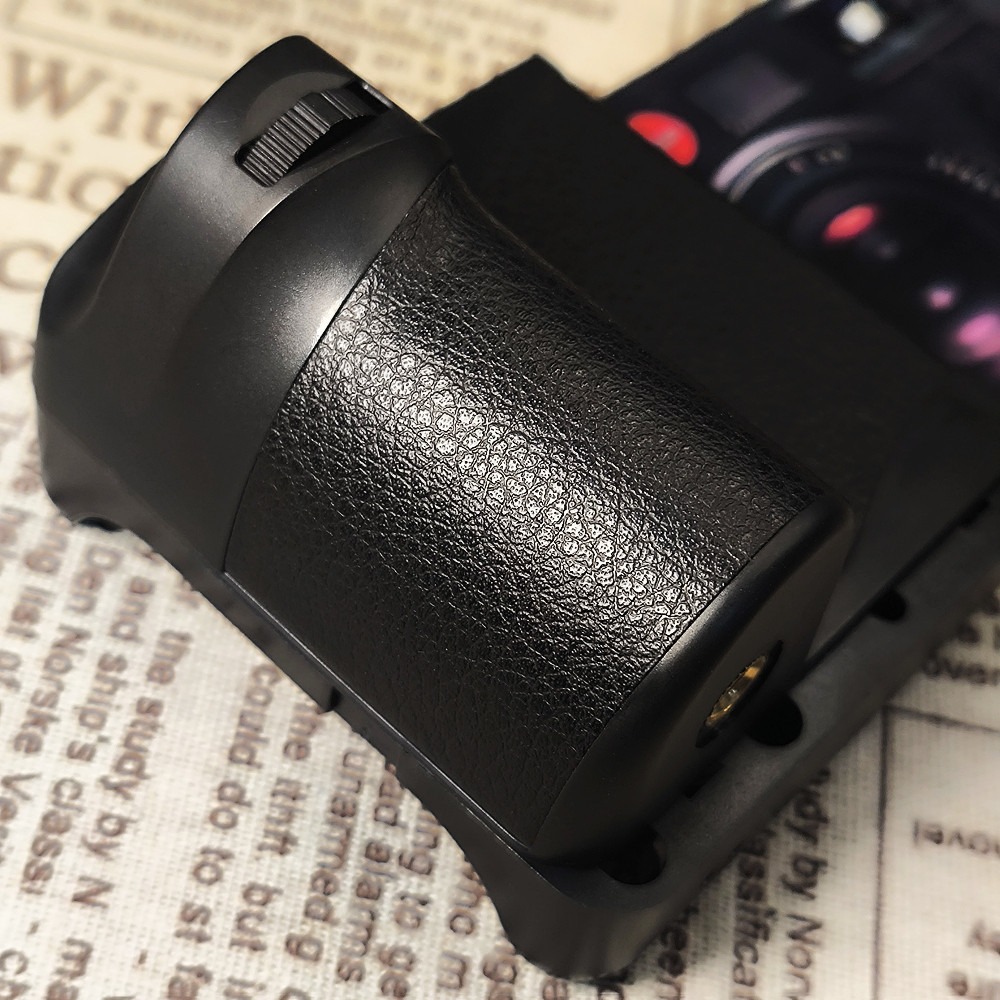 Universal Smartphone Grip with Zoom Focus Bluetooth