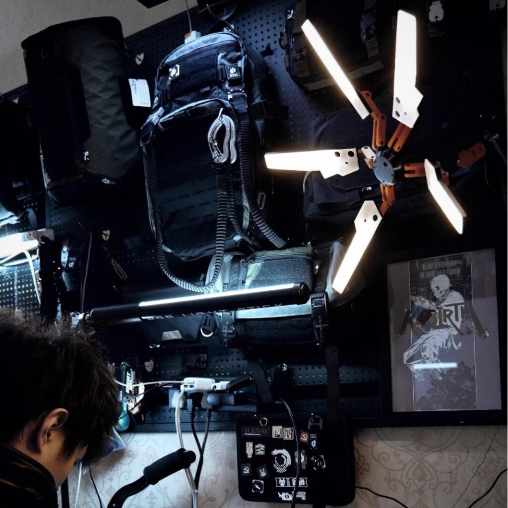 Oscillating Design Lamp Death Stranding